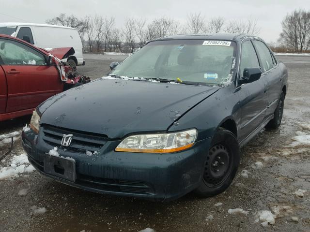 1HGCG66502A005714 - 2002 HONDA ACCORD LX GREEN photo 2