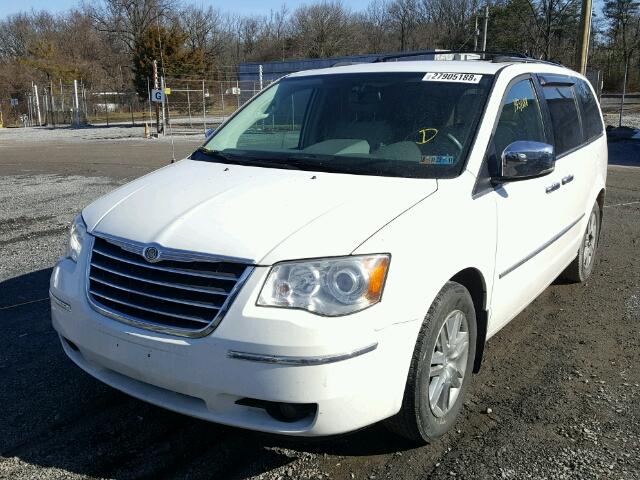 2A8HR64X38R107993 - 2008 CHRYSLER TOWN & COU WHITE photo 2