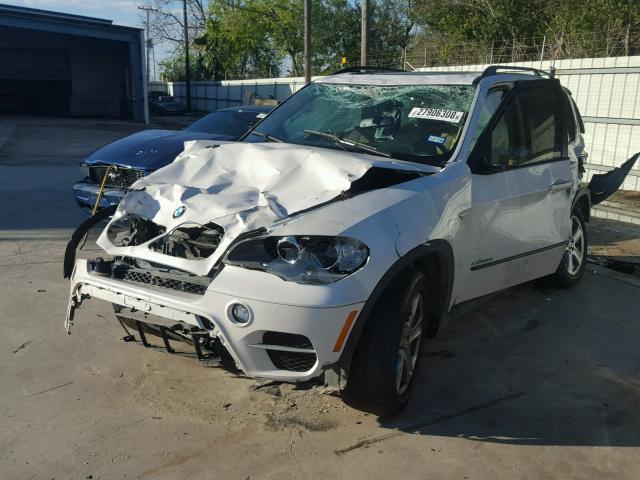 5UXZV4C55CL757503 - 2012 BMW X5 XDRIVE3 WHITE photo 2