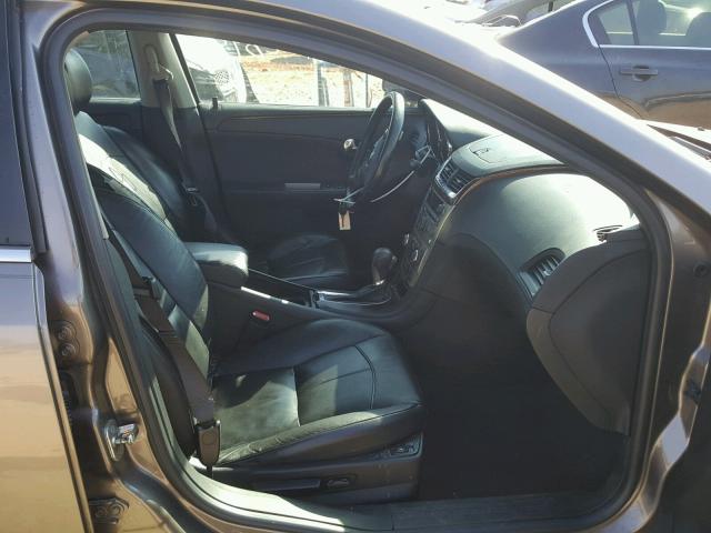 1G1ZG5E74CF252060 - 2012 CHEVROLET MALIBU LTZ 金色 照片 5