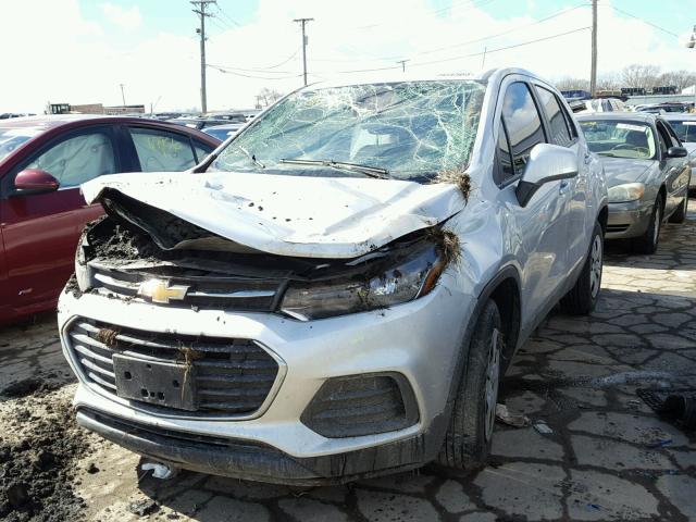 3GNCJKSBXHL159084 - 2017 CHEVROLET TRAX LS SILVER photo 2