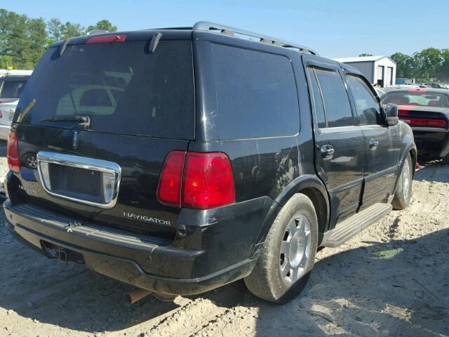 5LMFU27R34LJ24517 - 2004 LINCOLN NAVIGATOR შავი ფოტო 4