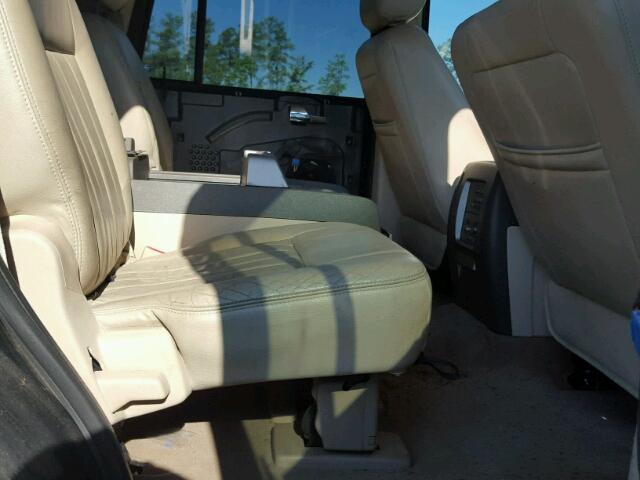 5LMFU27R34LJ24517 - 2004 LINCOLN NAVIGATOR შავი ფოტო 6