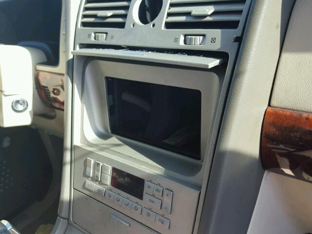 5LMFU27R34LJ24517 - 2004 LINCOLN NAVIGATOR შავი ფოტო 9