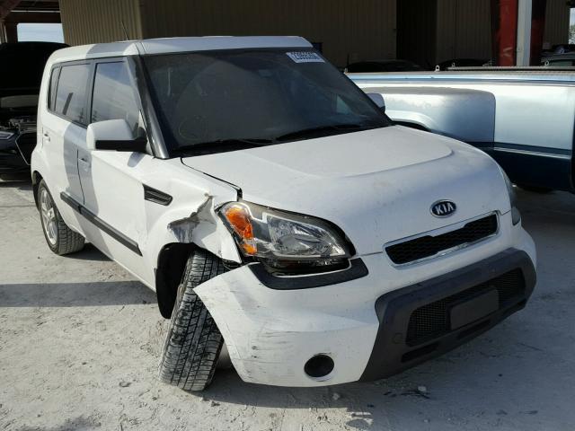 KNDJT2A29B7316272 - 2011 KIA SOUL + WHITE photo 1