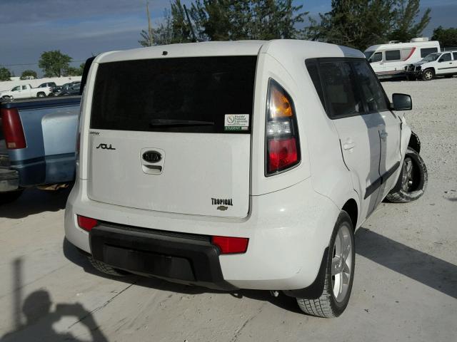 KNDJT2A29B7316272 - 2011 KIA SOUL + WHITE photo 4