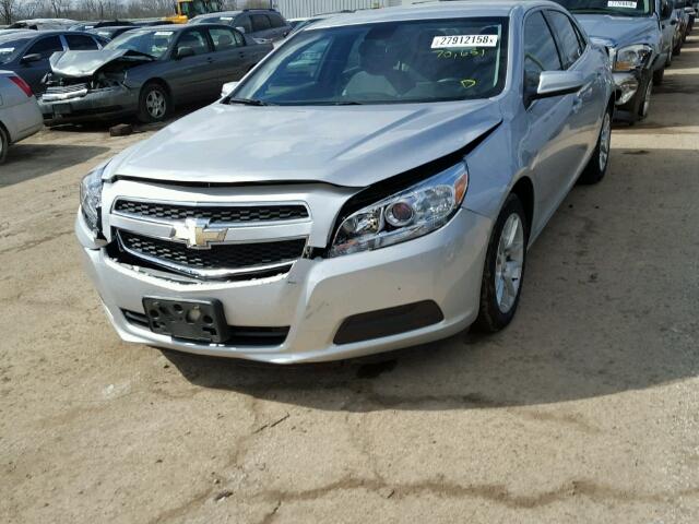 1G11D5RR4DF114506 - 2013 CHEVROLET MALIBU 1LT 银色 照片 2