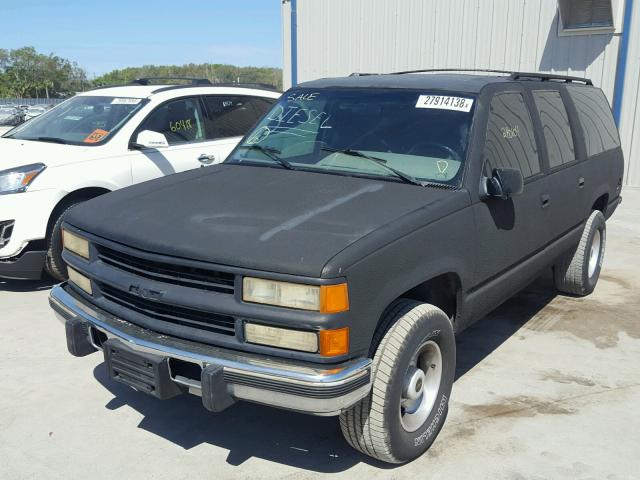 1GNGC26F8SJ312309 - 1995 CHEVROLET SUBURBAN C BLACK photo 2