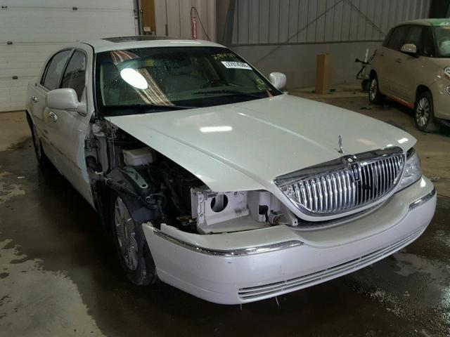 1LNHM82W45Y654401 - 2005 LINCOLN TOWN CAR S CREAM photo 1