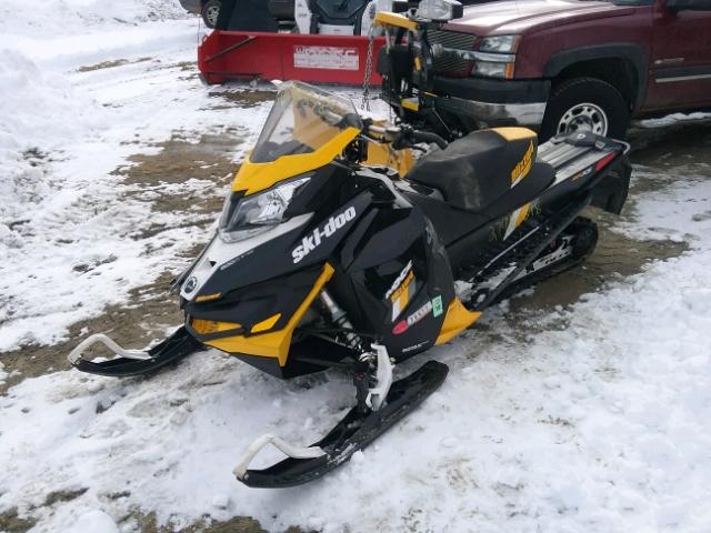 2BPSUYGA8GV000684 - 2016 SKI MXZ800 YELLOW photo 2