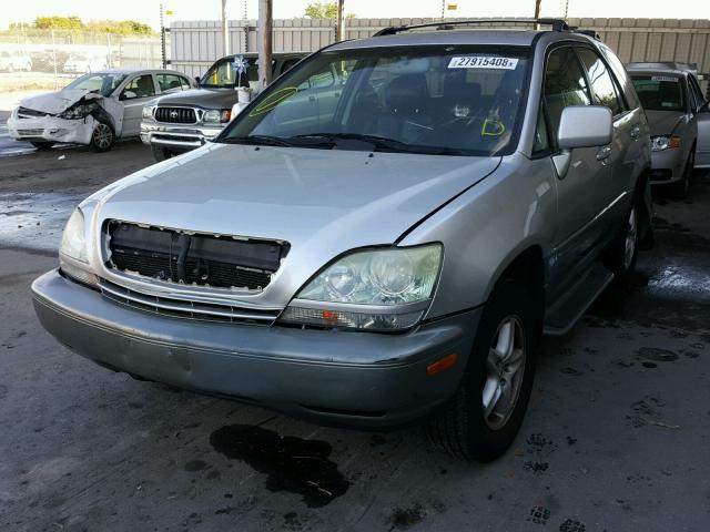 JTJHF10U110182218 - 2001 LEXUS RX 300 SILVER photo 2