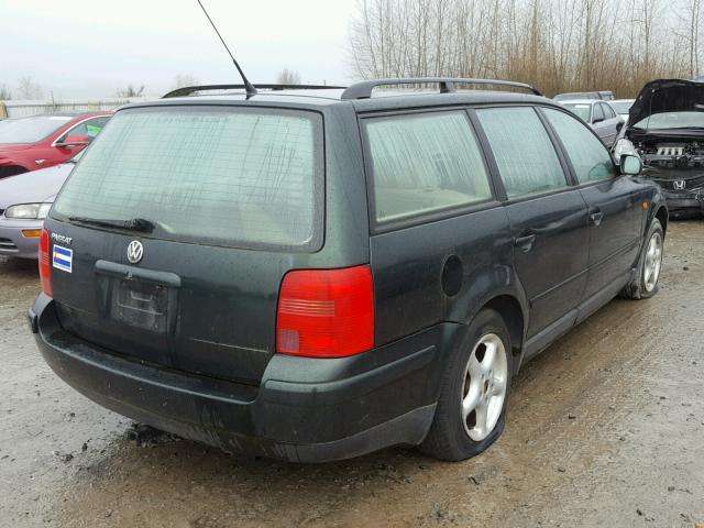 WVWNA63B6WE396630 - 1998 VOLKSWAGEN PASSAT GLS GREEN photo 4