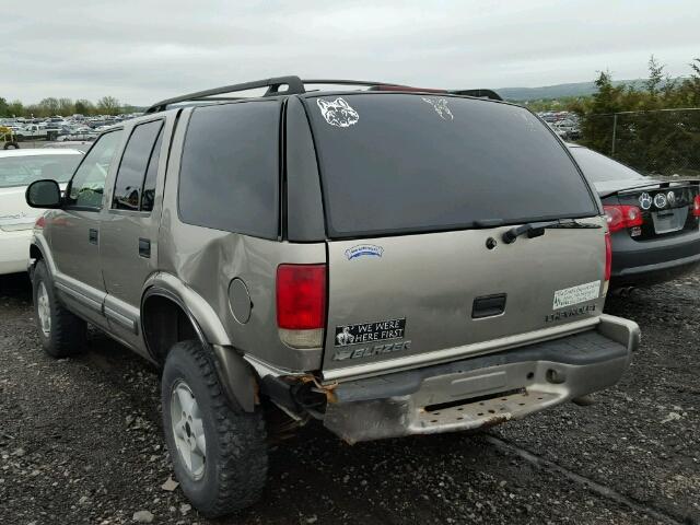 1GNDT13W3W2282721 - 1998 CHEVROLET BLAZER BEIGE photo 3