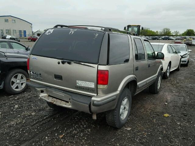 1GNDT13W3W2282721 - 1998 CHEVROLET BLAZER BEIGE photo 4