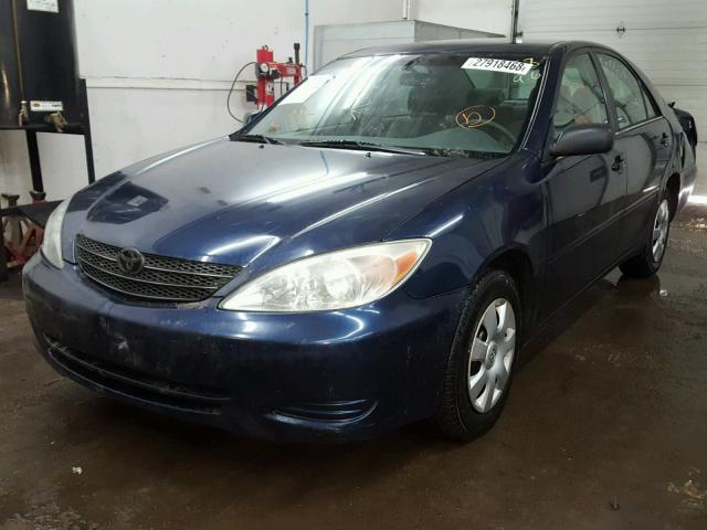 4T1BE32K24U375568 - 2004 TOYOTA CAMRY LE BLUE photo 2
