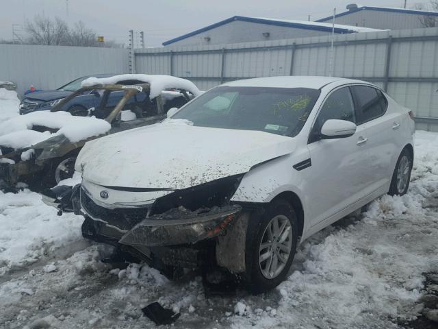 KNAGM4A78D5379566 - 2013 KIA OPTIMA LX WHITE photo 2