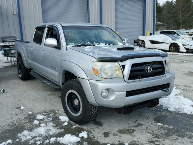 5TEMU52N78Z572867 - 2008 TOYOTA TACOMA DOU SILVER photo 1