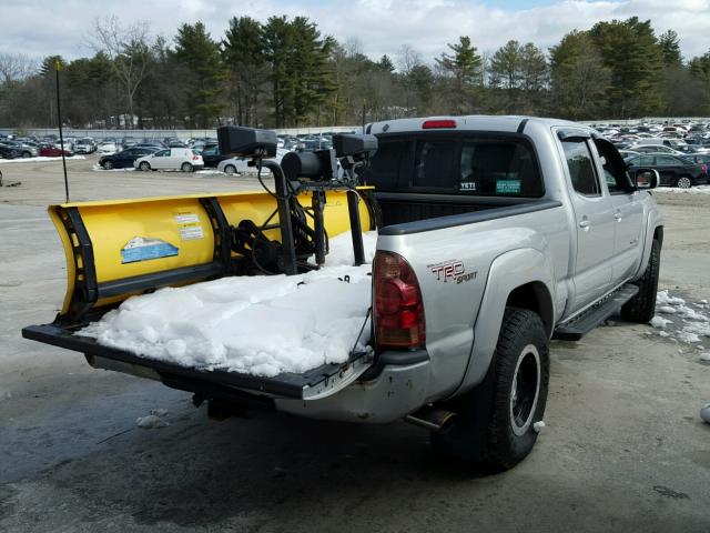 5TEMU52N78Z572867 - 2008 TOYOTA TACOMA DOU SILVER photo 4