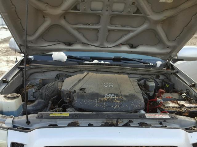 5TEMU52N78Z572867 - 2008 TOYOTA TACOMA DOU SILVER photo 7