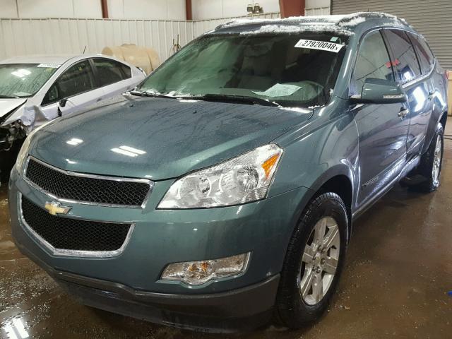 1GNEV23DX9S168724 - 2009 CHEVROLET TRAVERSE L GRAY photo 2