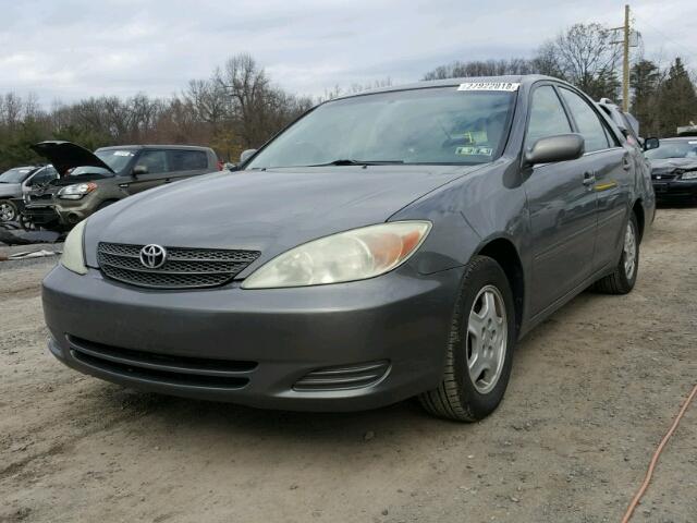 4T1BF30K63U564397 - 2003 TOYOTA CAMRY LE GRAY photo 2