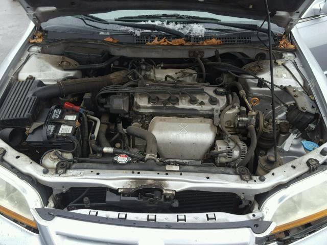 1HGCG66551A140315 - 2001 HONDA ACCORD LX SILVER photo 7