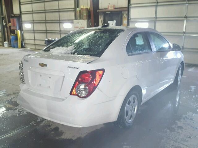 1G1JA5SH4G4147872 - 2016 CHEVROLET SONIC LS WHITE photo 4