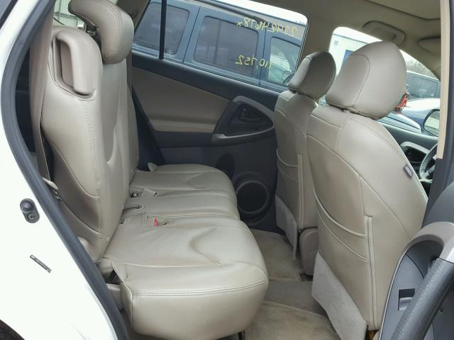 JTMBD33V566012298 - 2006 TOYOTA RAV4 WHITE photo 6