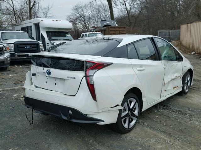 JTDKARFU4H3539705 - 2017 TOYOTA PRIUS WHITE photo 4