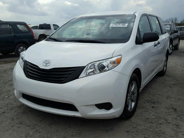 5TDZK3DC1GS762722 - 2016 TOYOTA SIENNA BAS WHITE photo 2