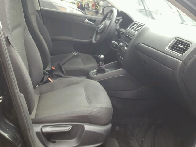 3VW1K7AJXCM342360 - 2012 VOLKSWAGEN JETTA BASE შავი ფოტო 5