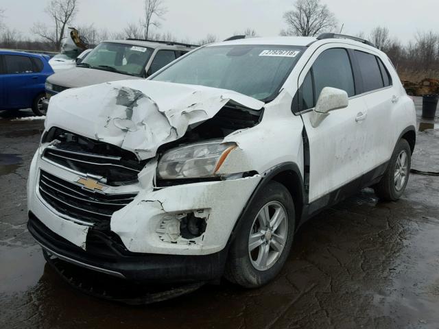 3GNCJLSB3FL244190 - 2015 CHEVROLET TRAX 1LT WHITE photo 2