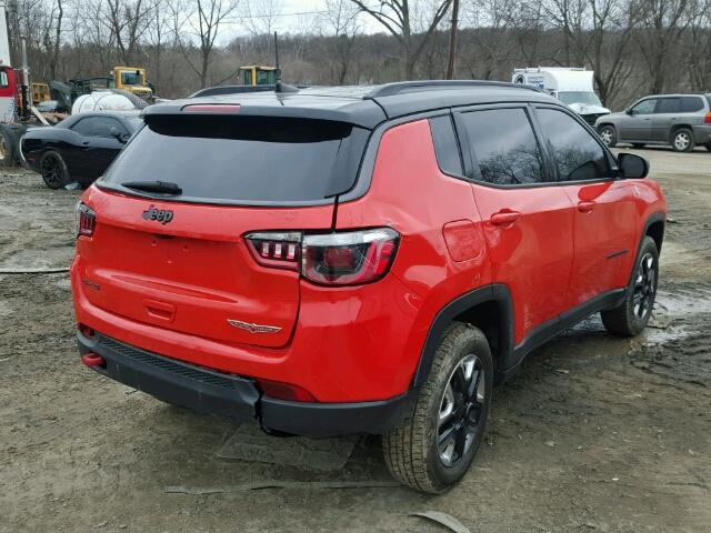 3C4NJDDB7HT635916 - 2017 JEEP COMPASS TR RED photo 4