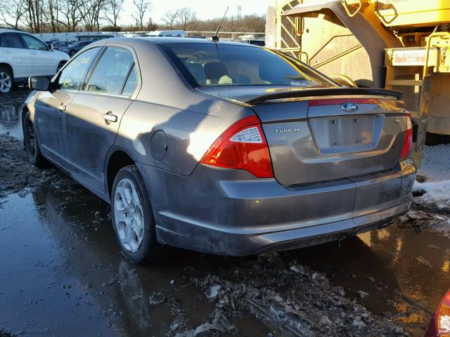 3FAHP0HA2BR211673 - 2011 FORD FUSION SE GRAY photo 3