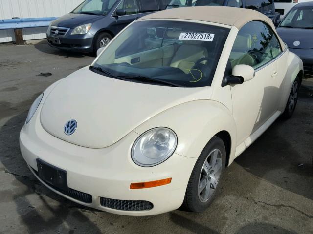 3VWRG31Y46M313029 - 2006 VOLKSWAGEN NEW BEETLE 棕色 照片 2