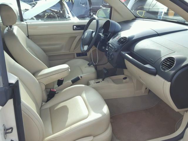 3VWRG31Y46M313029 - 2006 VOLKSWAGEN NEW BEETLE 棕色 照片 5