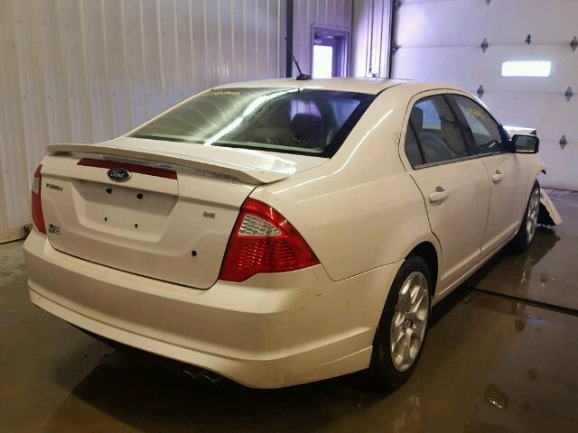 3FAHP0HA3BR251390 - 2011 FORD FUSION SE WHITE photo 4