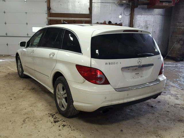 4JGCB22E28A087798 - 2008 MERCEDES-BENZ R 320 CDI WHITE photo 3