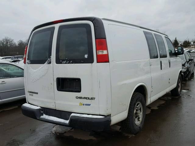 1GCFG15T451168904 - 2005 CHEVROLET EXPRESS G1 WHITE photo 4