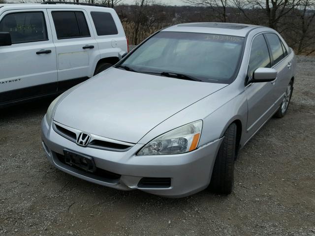 1HGCM66837A073726 - 2007 HONDA ACCORD EX SILVER photo 2