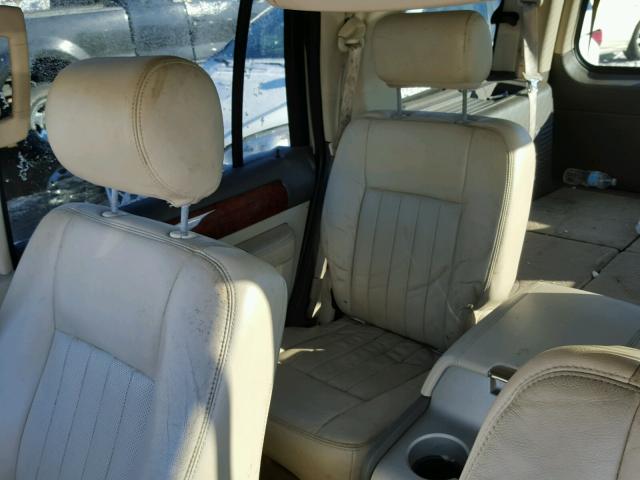 5LMFU28R54LJ04672 - 2004 LINCOLN NAVIGATOR Braun Foto 6