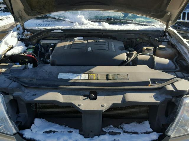 5LMFU28R54LJ04672 - 2004 LINCOLN NAVIGATOR Braun Foto 7