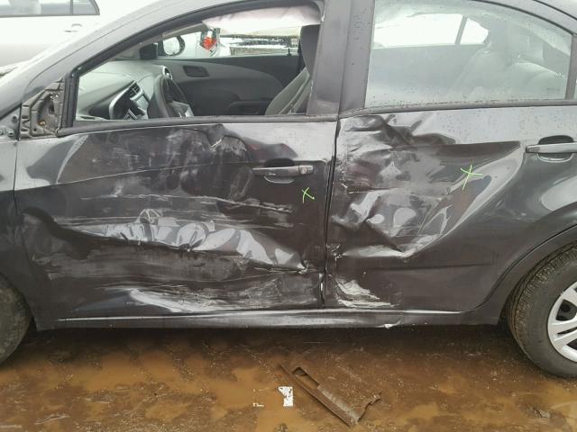 1G1JB5SH6H4131798 - 2017 CHEVROLET SONIC LS GRAY photo 10