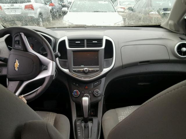 1G1JB5SH6H4131798 - 2017 CHEVROLET SONIC LS GRAY photo 9