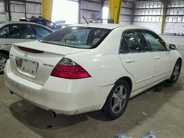 JHMCN36557C002434 - 2007 HONDA ACCORD HYB WHITE photo 4