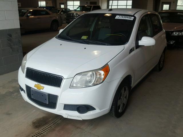 KL1TD6DE5BB147133 - 2011 CHEVROLET AVEO LS WHITE photo 2