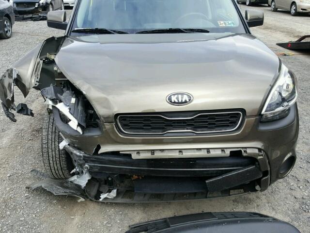 KNDJT2A5XD7527767 - 2013 KIA SOUL GREEN photo 9