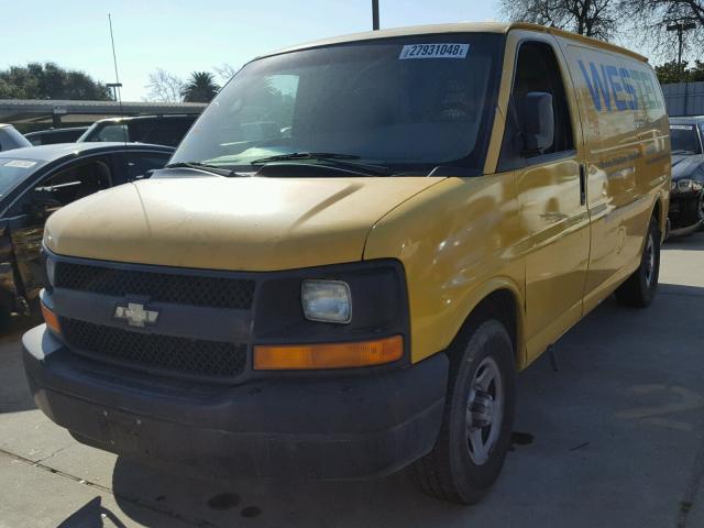 1GCFG15X251183484 - 2005 CHEVROLET EXPRESS G1 YELLOW photo 2