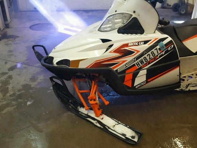 4UF11SNW0BT118196 - 2011 ARCC SNOWMOBILE WHITE photo 9