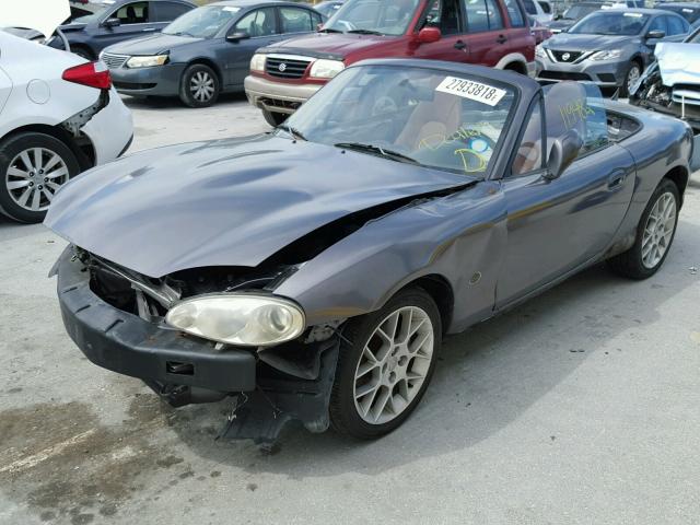 JM1NB353920228182 - 2002 MAZDA MX-5 MIATA GRAY photo 2